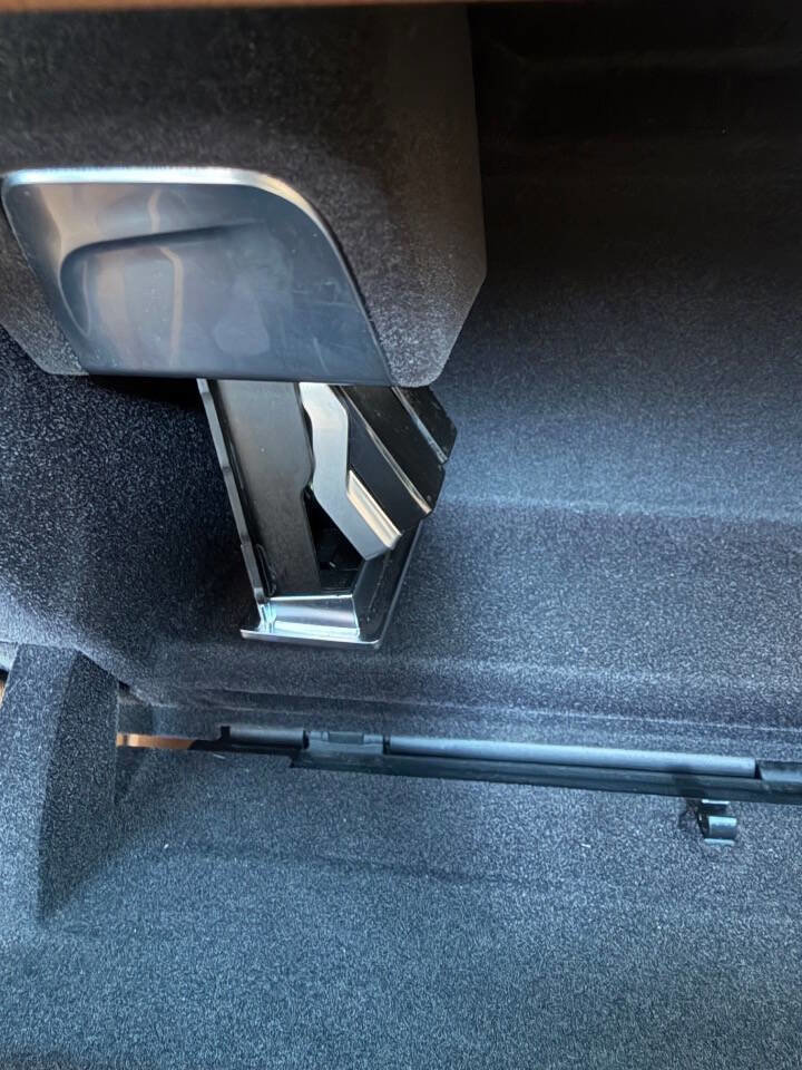 Used 2018 BMW 750i image 16