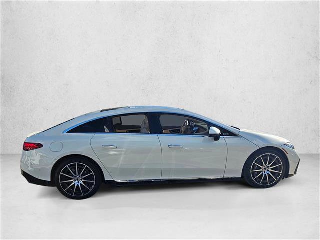 Used 2022 Mercedes-Benz EQS 450+ Sedan image 4