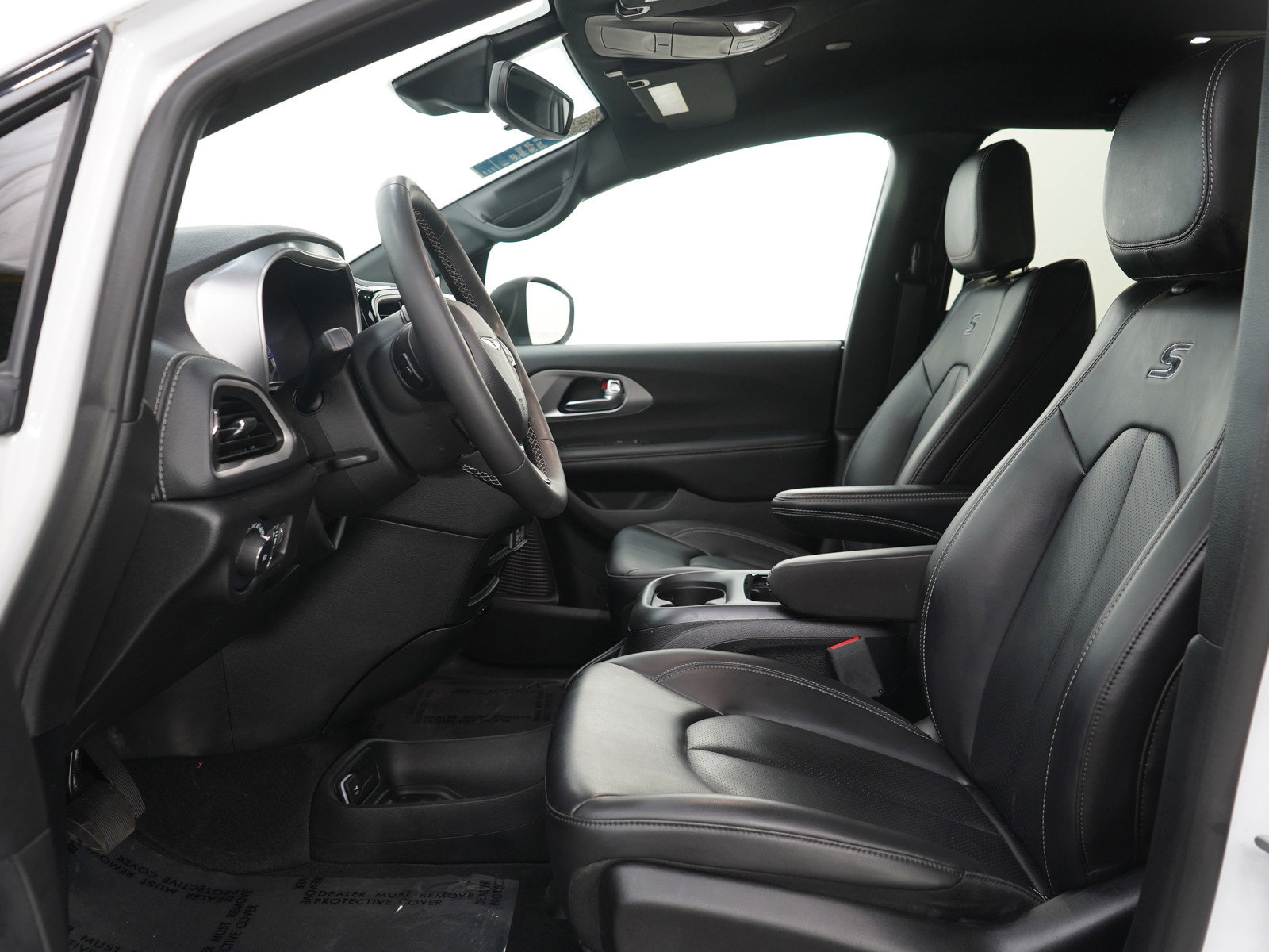 Used 2023 Chrysler Pacifica Touring-L w/ S Appearance Package AWD/4WD image 20