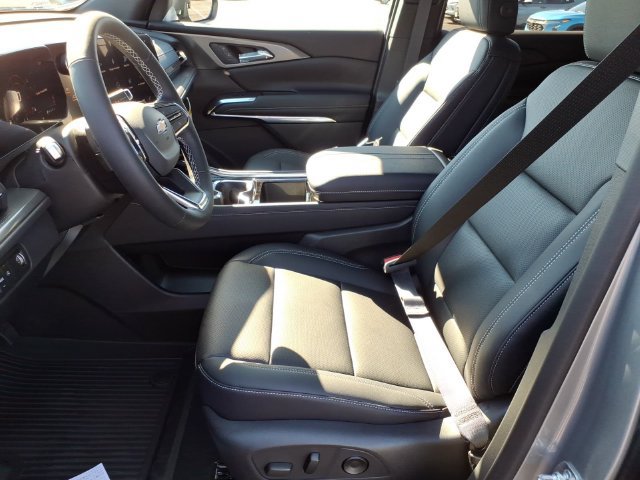 New 2027 Chevrolet Traverse LT w/ LPO, Floor Liner Package FWD image 6