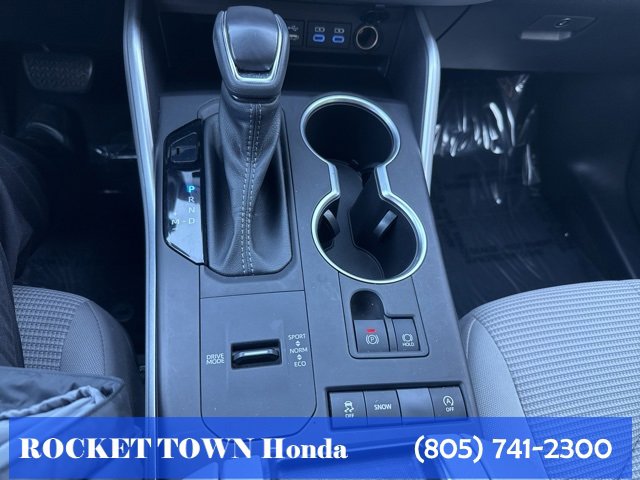 Used 2022 Toyota Highlander LE image 32