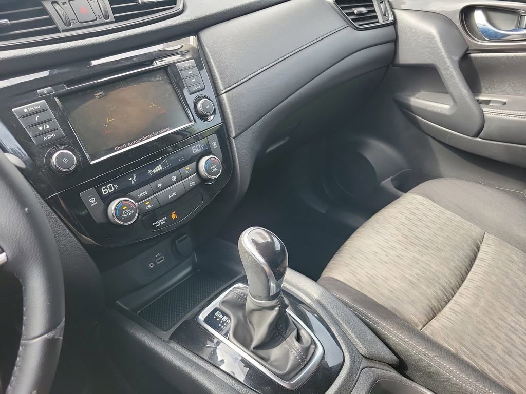 Certified 2020 Nissan Rogue SV FWD image 32