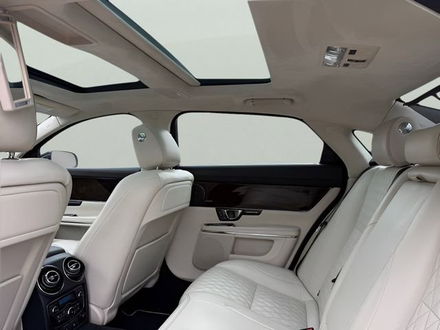 Used 2019 Jaguar XJ L Supercharged image 9