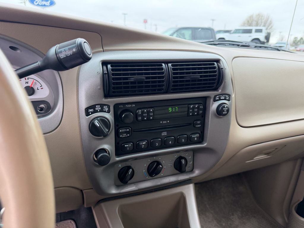 Used 2004 Ford Explorer Sport Trac 4x4 image 19