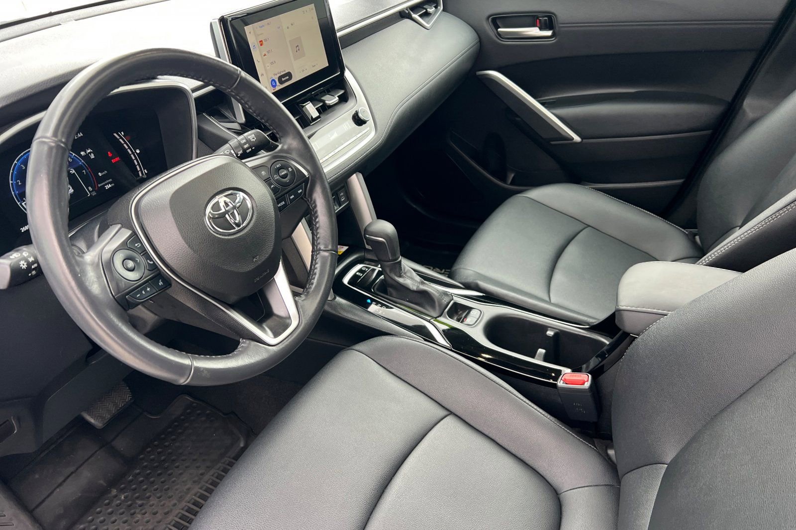 Certified 2023 Toyota Corolla Cross XLE w/ Convenience Package image 7