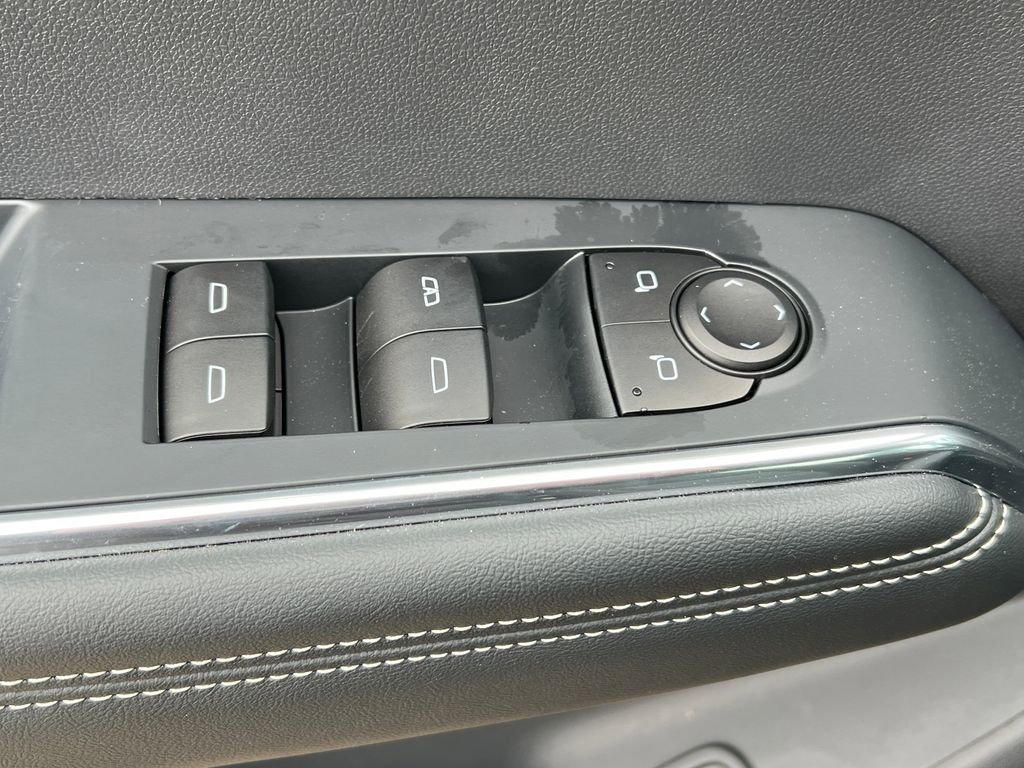 New 2025 GMC Acadia Elevation image 14