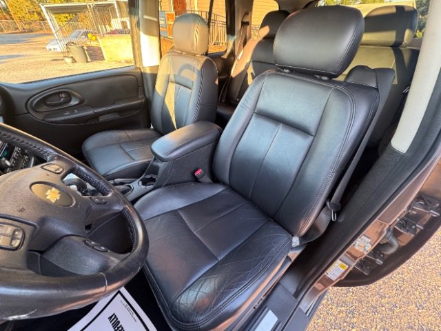 Used 2008 Chevrolet TrailBlazer LT w/ Sun And Sound Package image 2