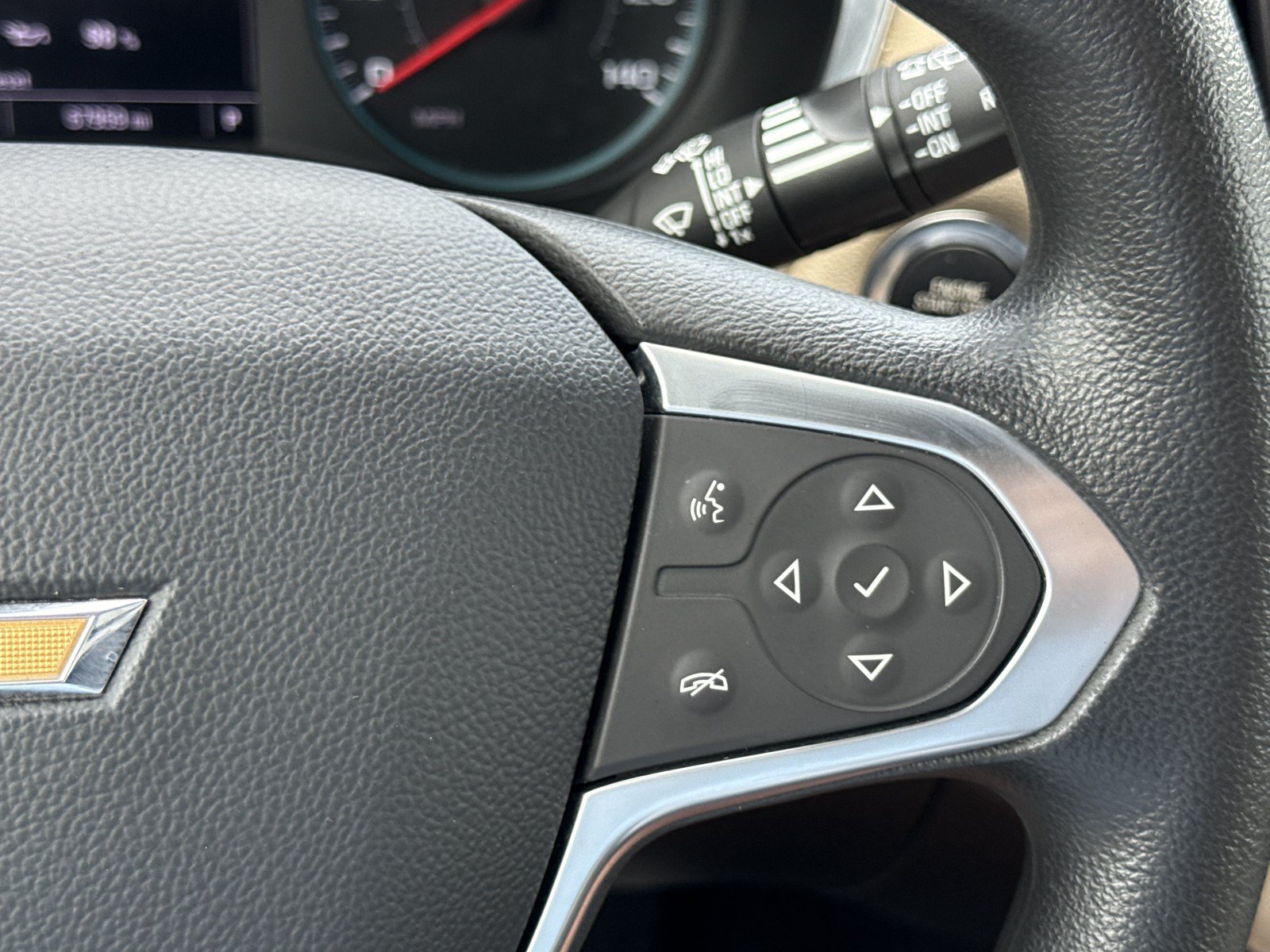 Used 2023 Chevrolet Traverse LS w/ Safety Package FWD image 23