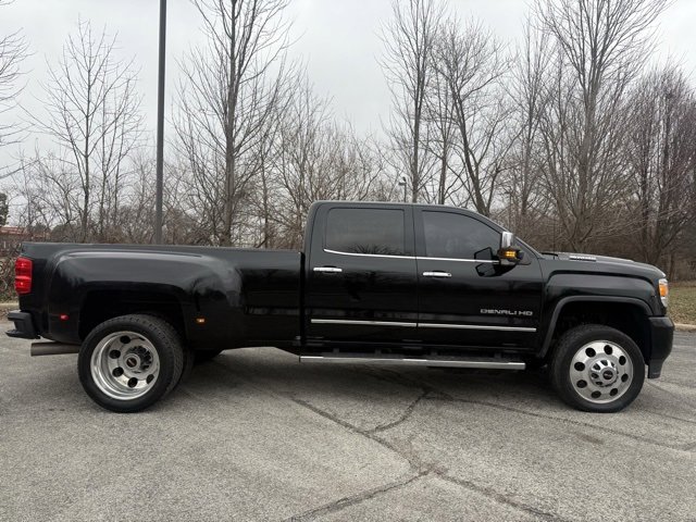 Used 2018 GMC Sierra 3500 Denali w/ Duramax Plus Package image 2