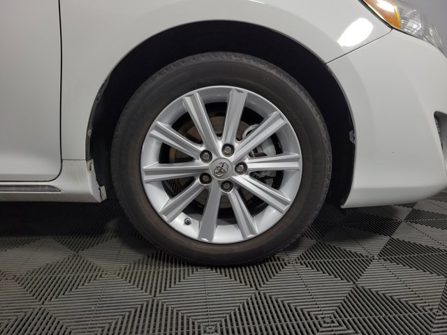 Used 2014 Toyota Camry XLE w/ Leather Package FWD image 9