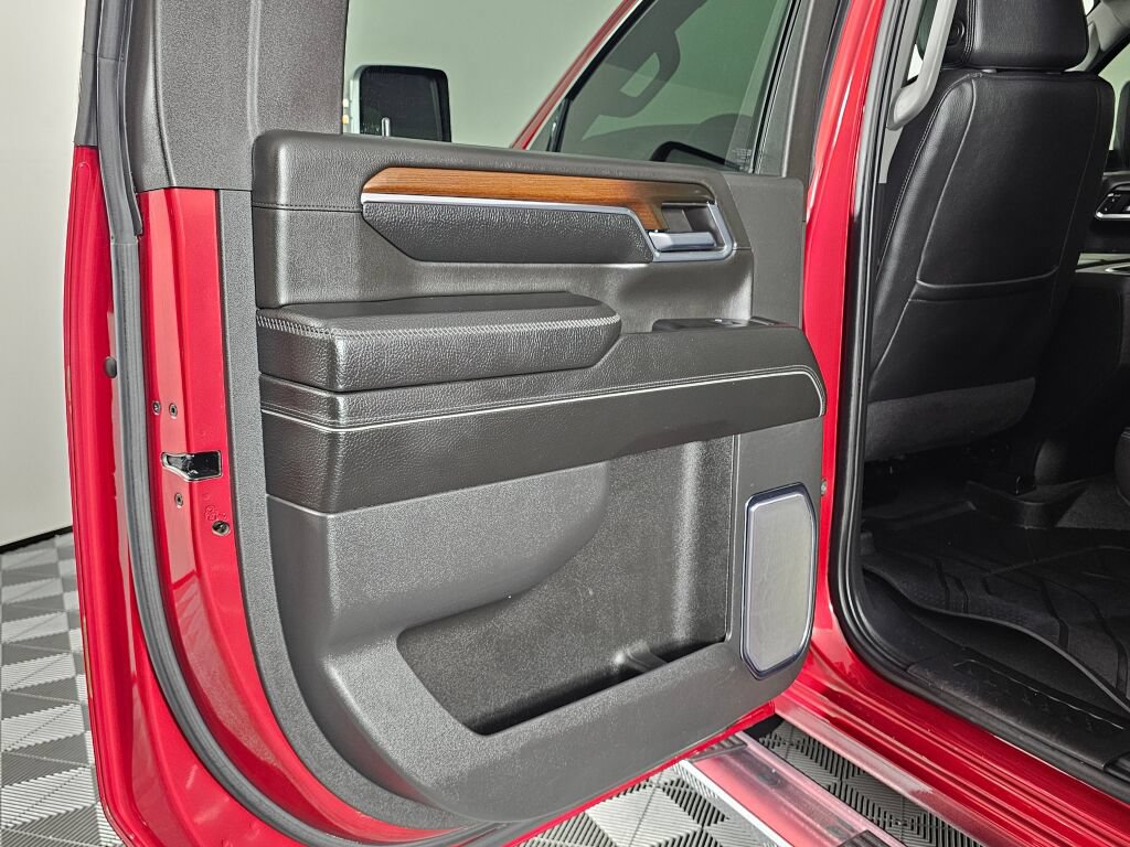 Used 2024 GMC Sierra 3500 Denali AWD/4WD image 30