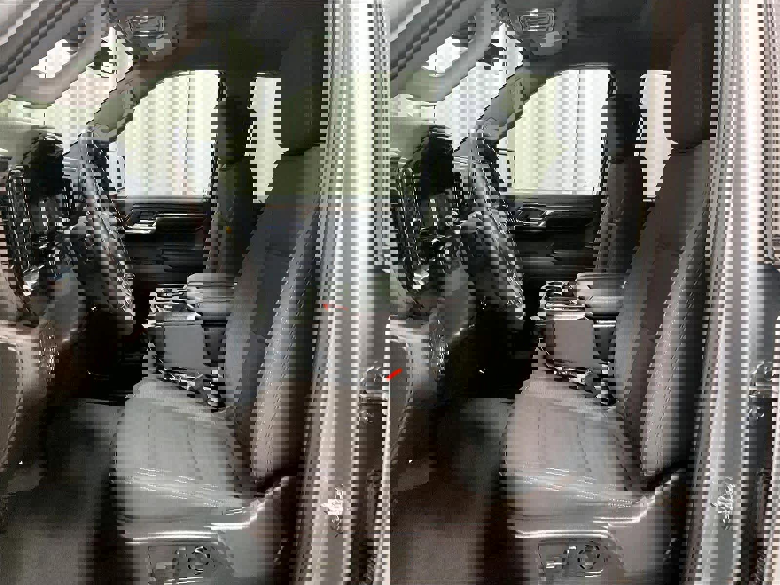 Used 2024 Chevrolet Silverado 1500 LT image 10