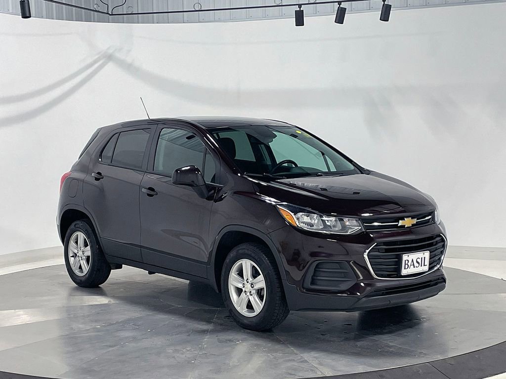 Used 2021 Chevrolet Trax LS w/ Tint and Cruise Package AWD/4WD image 34