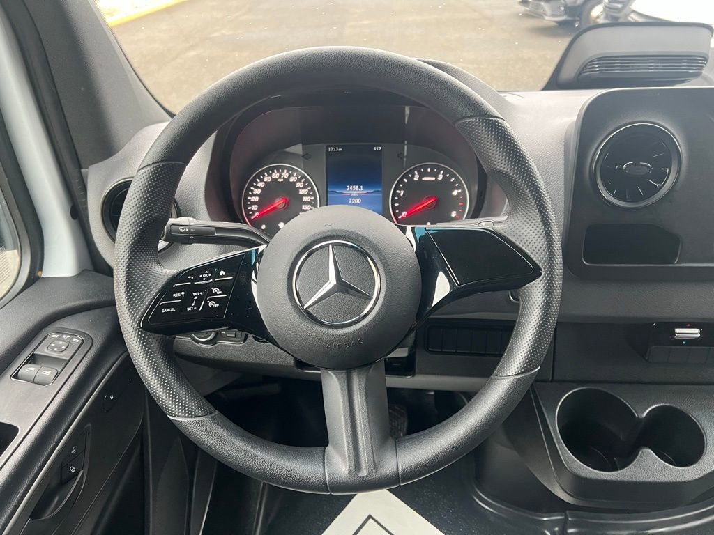 Used 2025 Mercedes-Benz Sprinter 2500 image 15