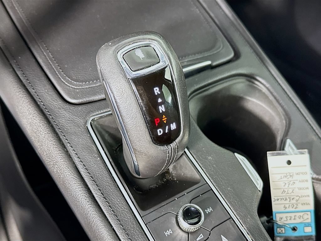 Used 2019 Cadillac XT4 Luxury w/ Cold Weather Package FWD image 17