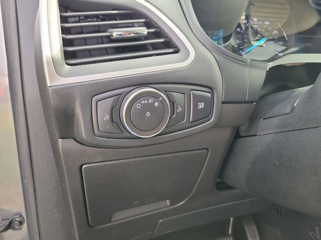 Used 2022 Ford Edge SEL AWD/4WD image 17