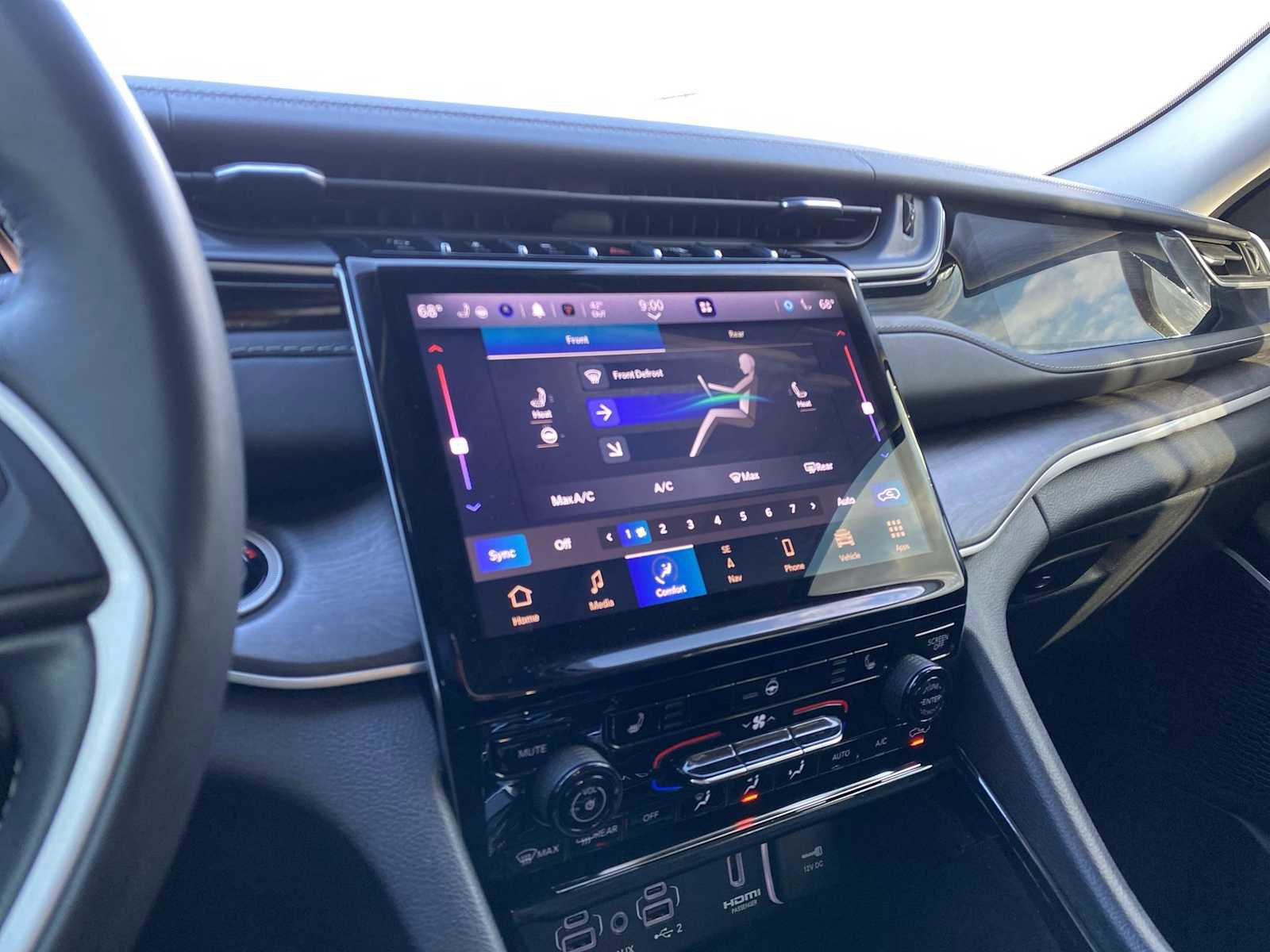 Certified 2022 Jeep Grand Cherokee L Limited w/ Black Appearance Package image 24