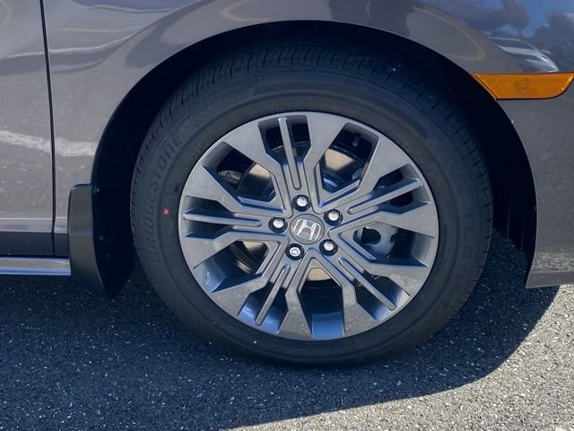 New 2026 Honda Odyssey Touring image 11