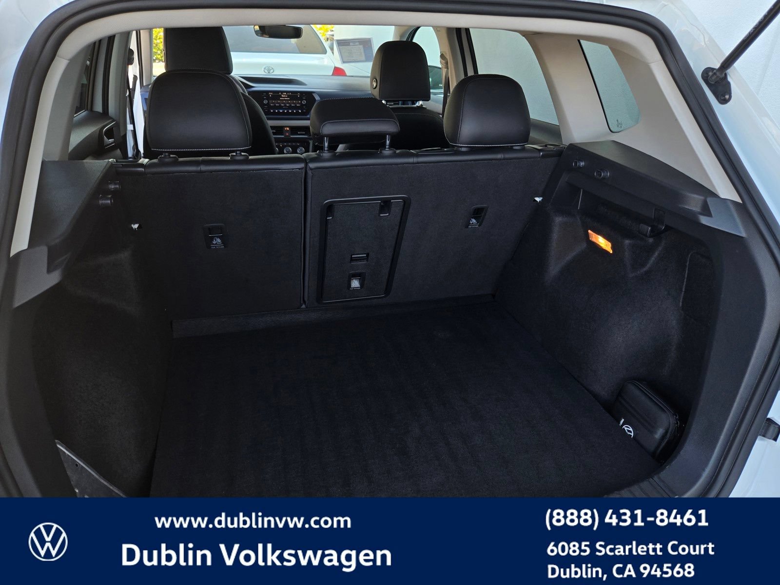 Certified 2023 Volkswagen Taos SE w/ Panoramic Sunroof Package AWD/4WD image 24
