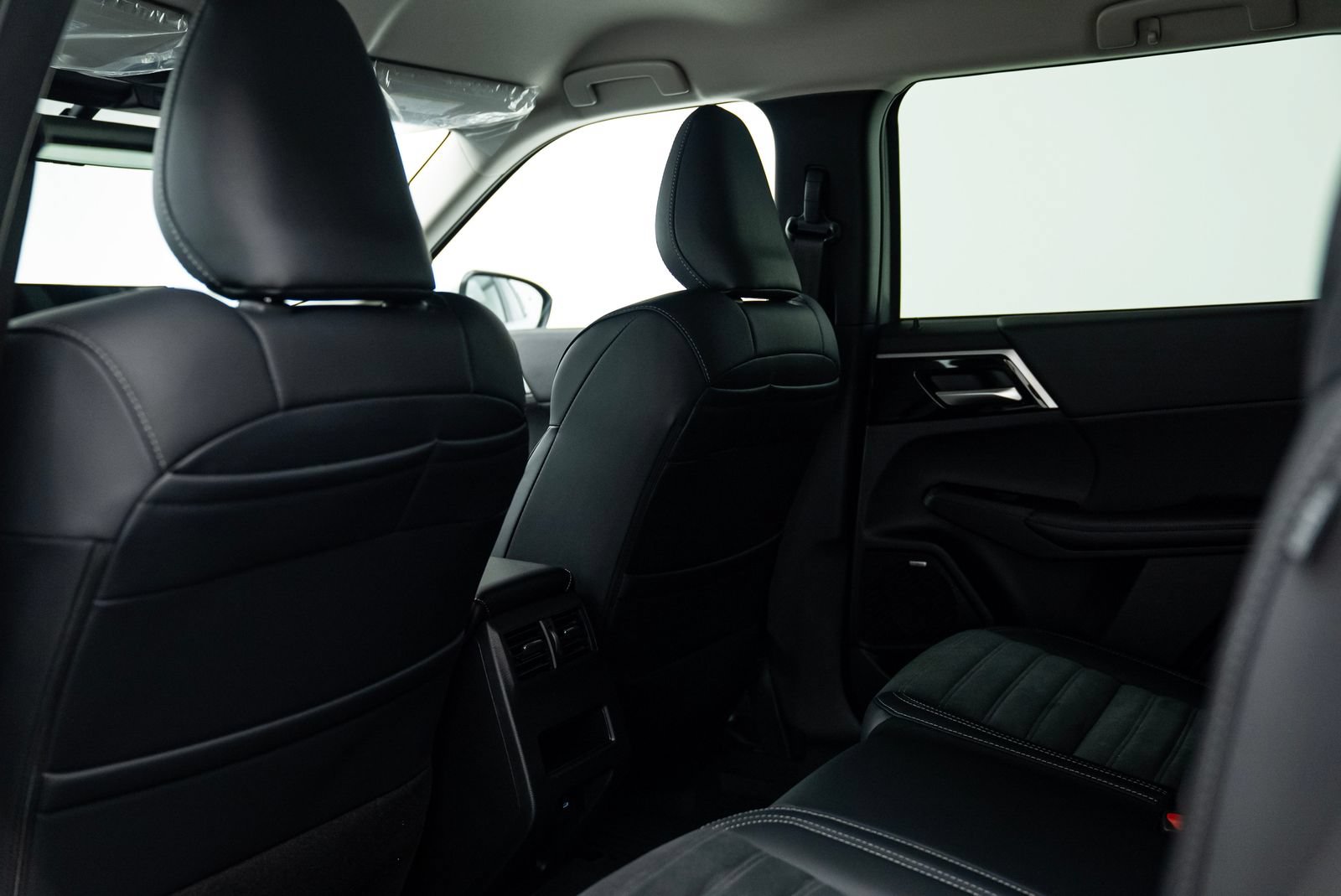 Used 2025 Mitsubishi Outlander SE AWD/4WD image 9