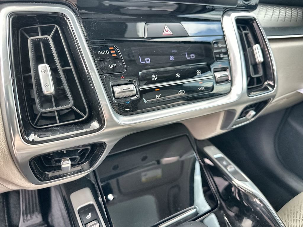 Used 2023 Kia Sorento SX FWD image 27