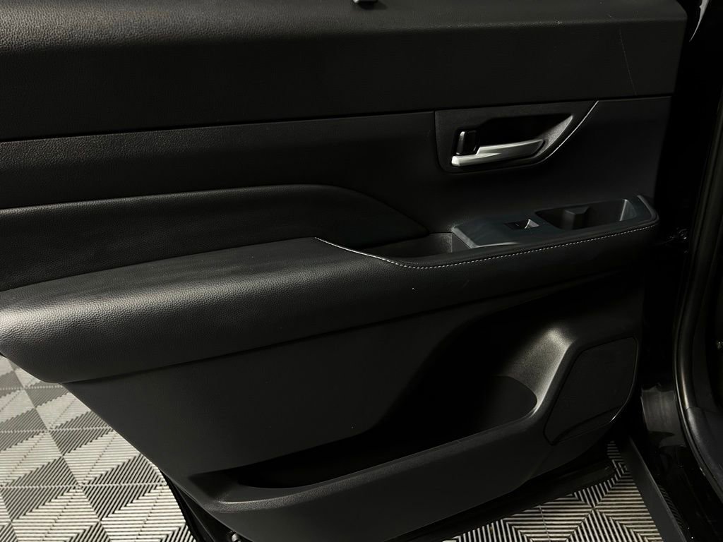 Used 2025 Toyota Grand Highlander AWD image 26