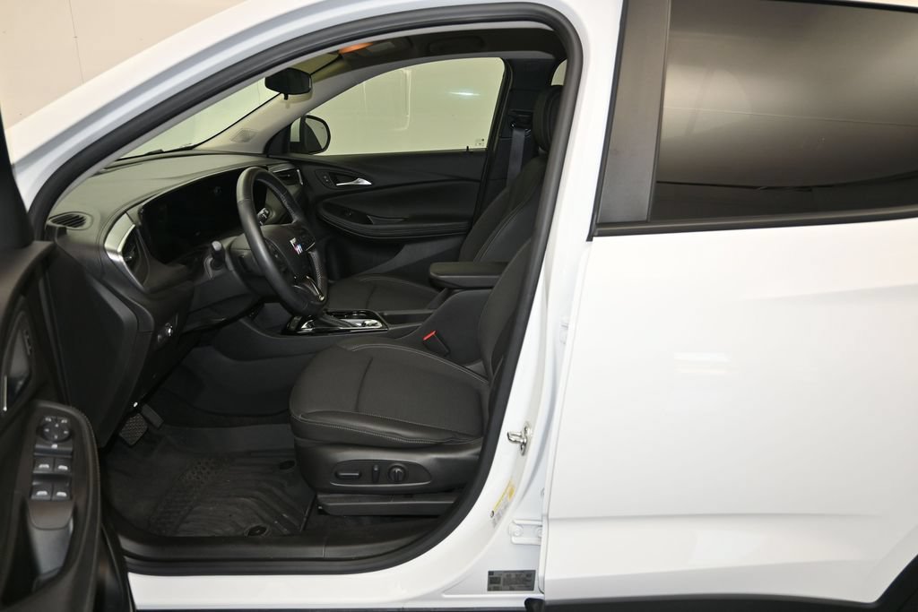 Used 2024 Buick Encore GX Preferred w/ Comfort Package FWD image 19