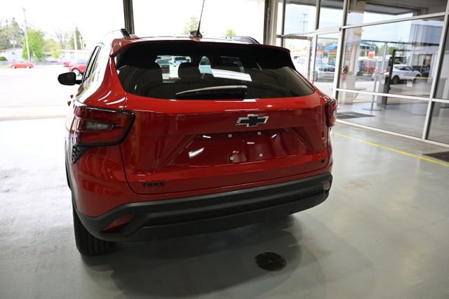 New 2026 Chevrolet Trax LT w/ Driver Confidence Package FWD image 6