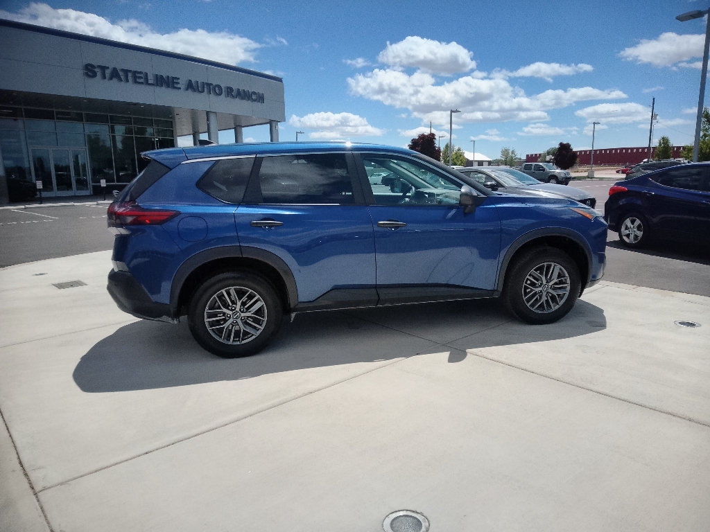 Used 2023 Nissan Rogue S AWD/4WD image 2