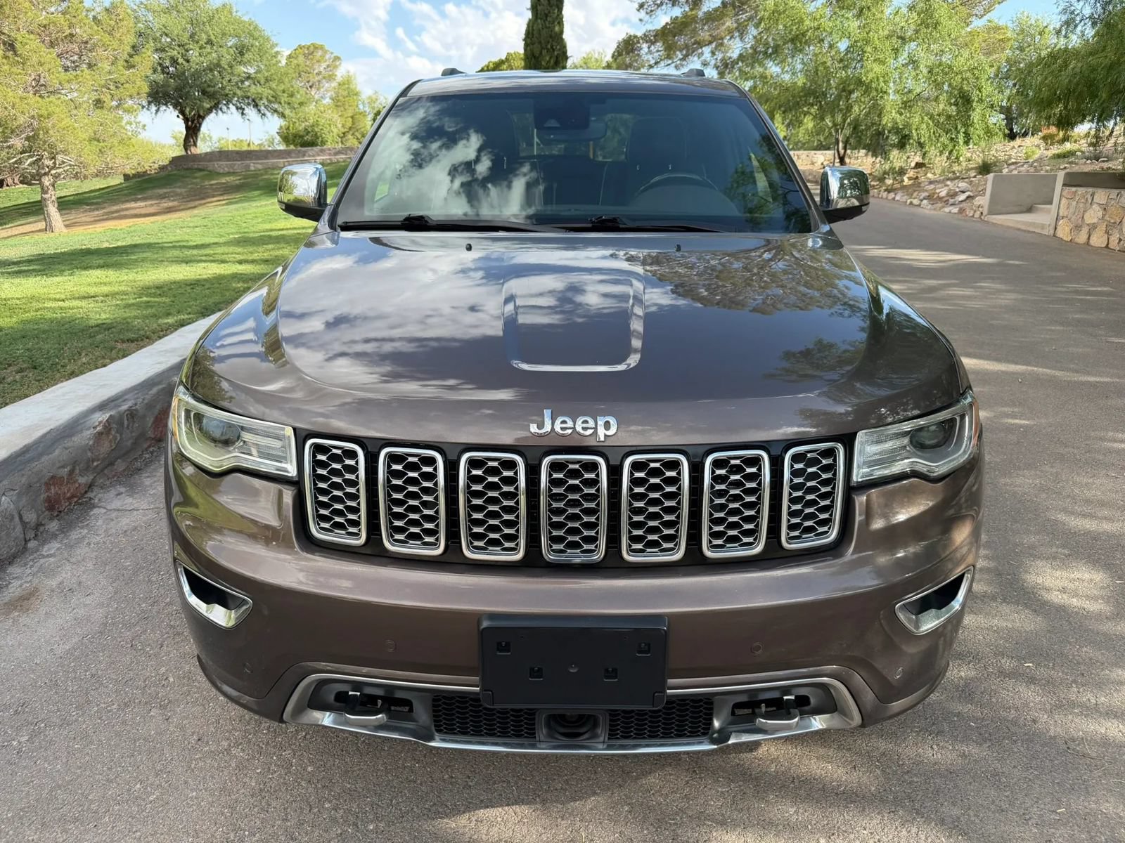 Used 2018 Jeep Grand Cherokee Overland AWD/4WD image 8