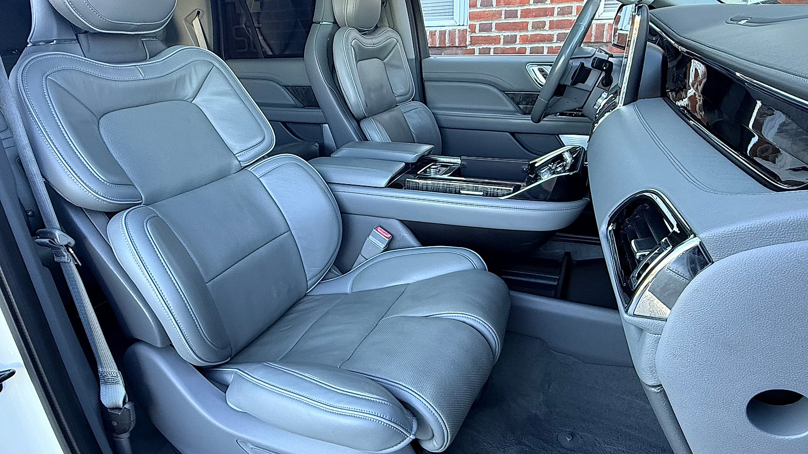 Used 2018 Lincoln Navigator L Reserve w/ Technology Package image 53