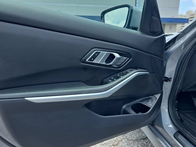 Used 2023 BMW 330i Sedan w/ Premium Package RWD image 17