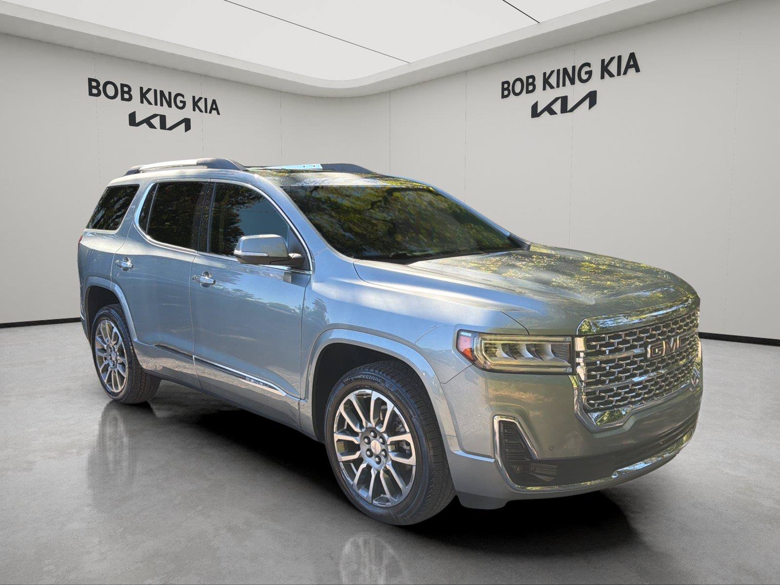Used 2023 GMC Acadia Denali w/ Trailering Package AWD/4WD image 7