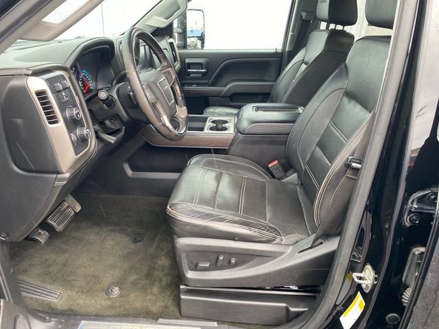 Used 2018 GMC Sierra 2500 Denali w/ Snow Plow Prep Package image 9