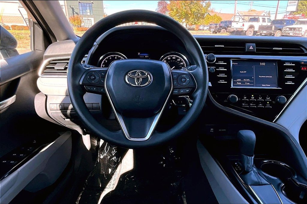 Used 2018 Toyota Camry LE FWD image 7