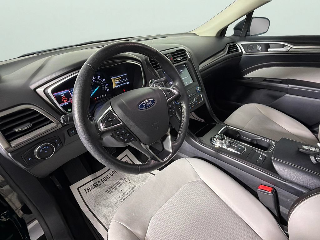 Used 2019 Ford Fusion SE w/ Equipment Group 151A FWD image 18