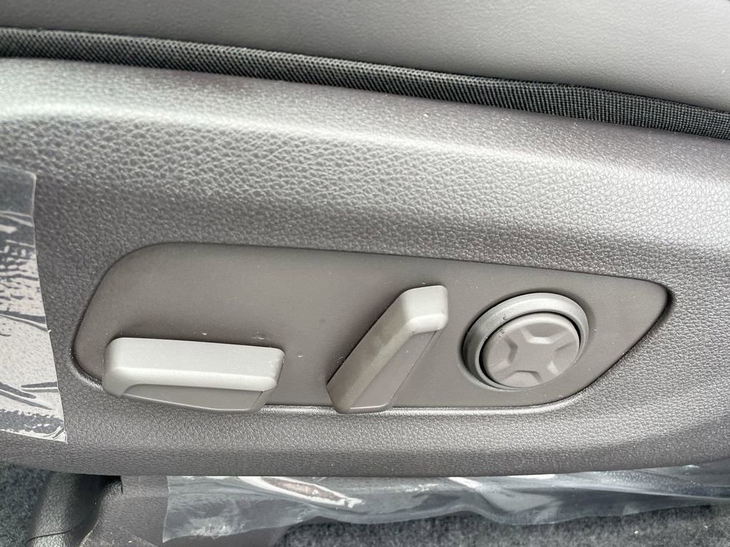 Used 2026 Kia Carnival image 38