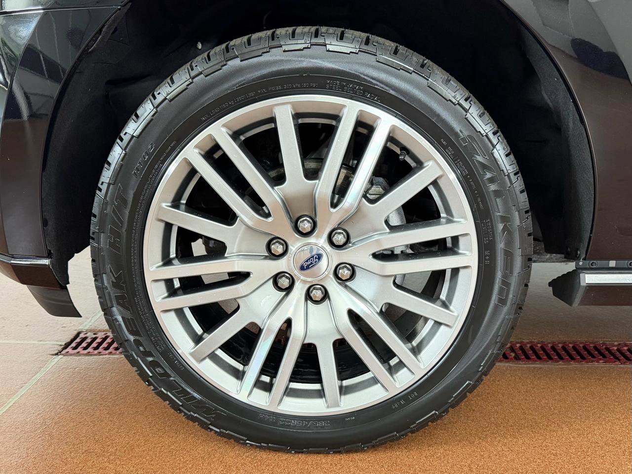 Used 2023 Ford Expedition Max Platinum AWD/4WD image 8