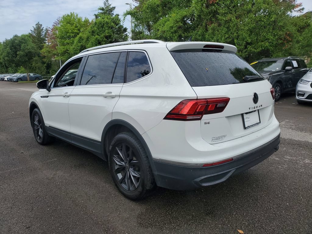 Used 2022 Volkswagen Tiguan SE w/ Panoramic Sunroof Package AWD/4WD image 3