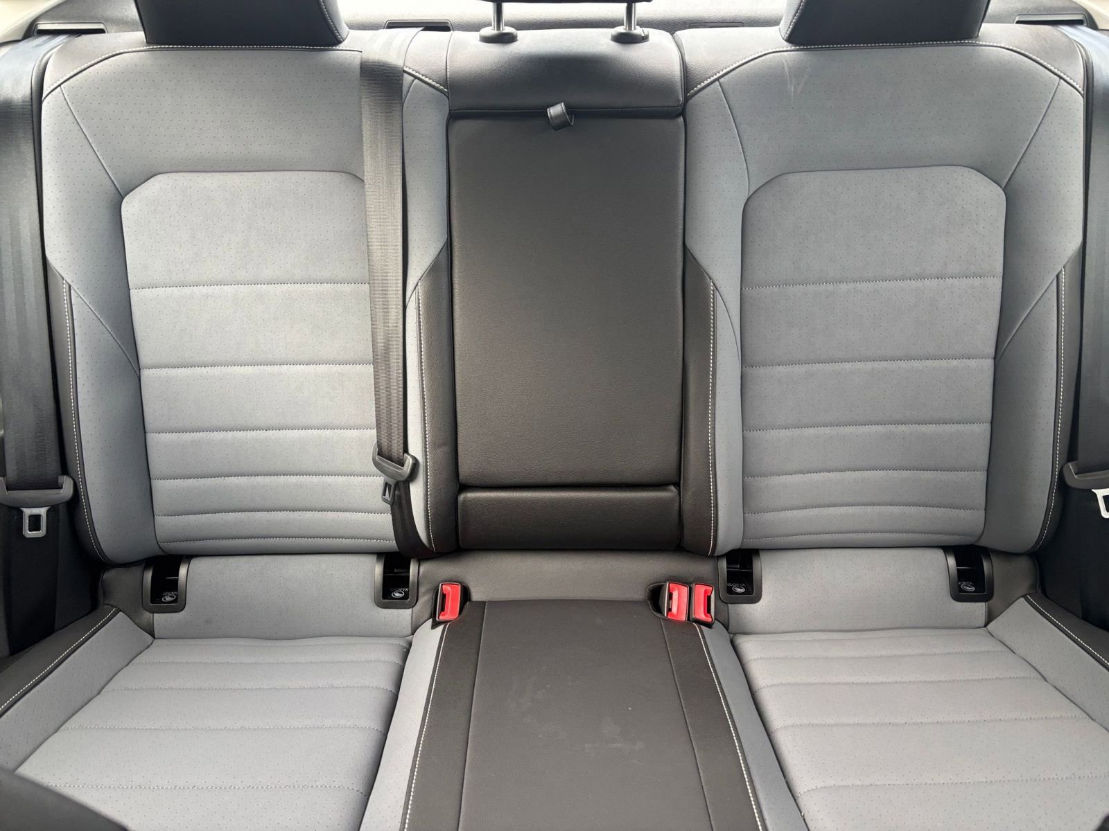 Used 2025 Volkswagen Jetta SE image 34