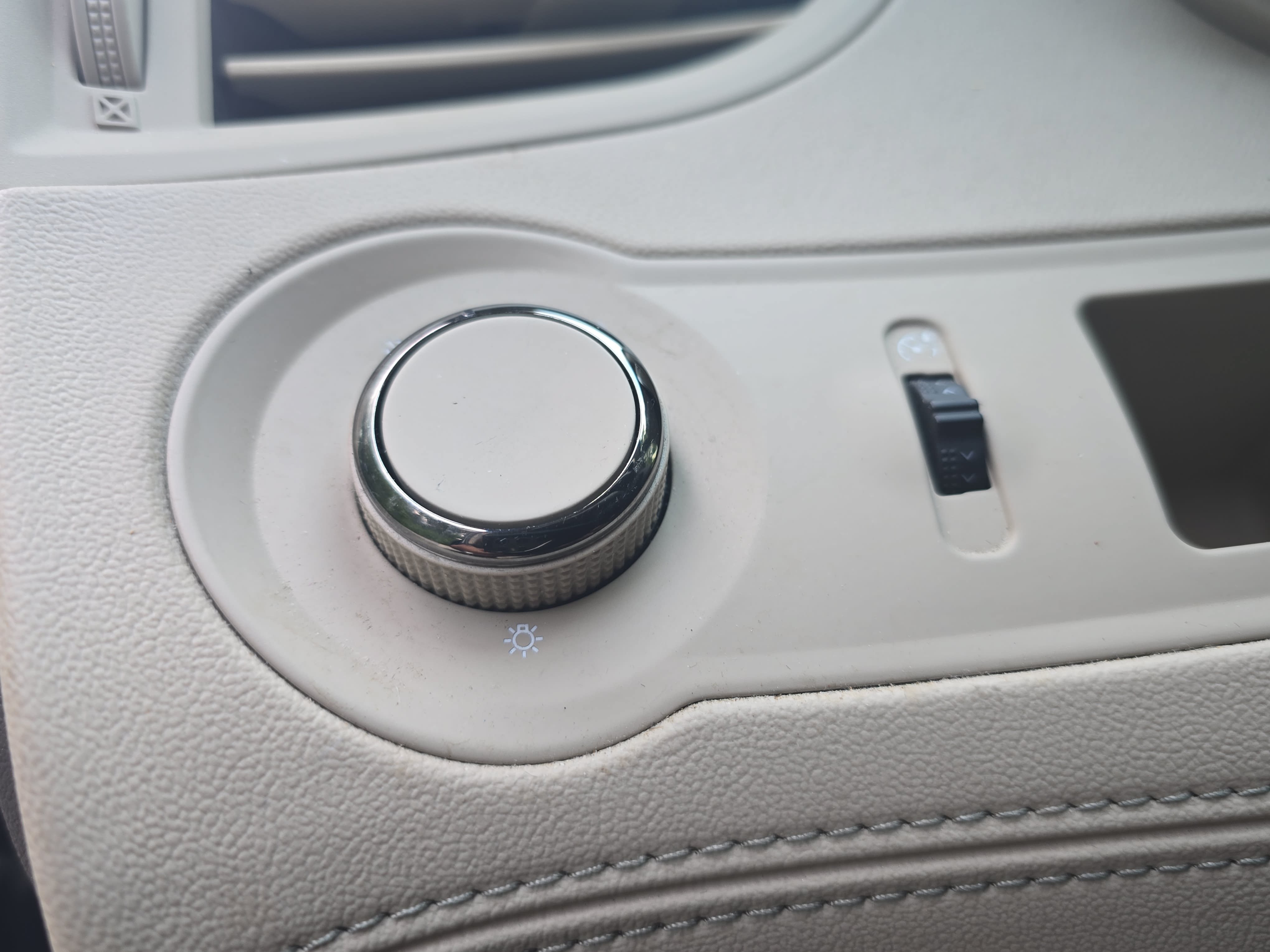Used 2014 Buick LaCrosse Leather FWD image 24