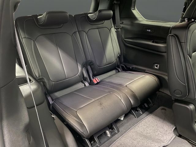 New 2025 Jeep Grand Cherokee L Limited w/ Black Appearance Package image 35