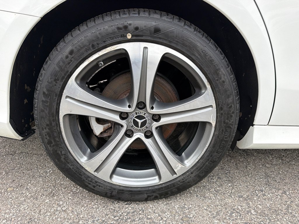 Used 2017 Mercedes-Benz E 300 4MATIC image 23