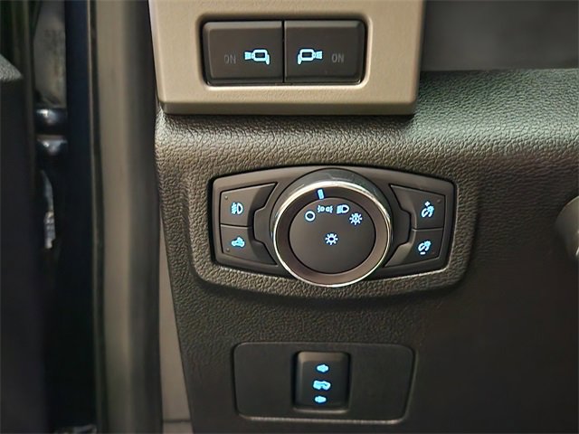 Used 2017 Ford F250 Lariat w/ Chrome Package image 21