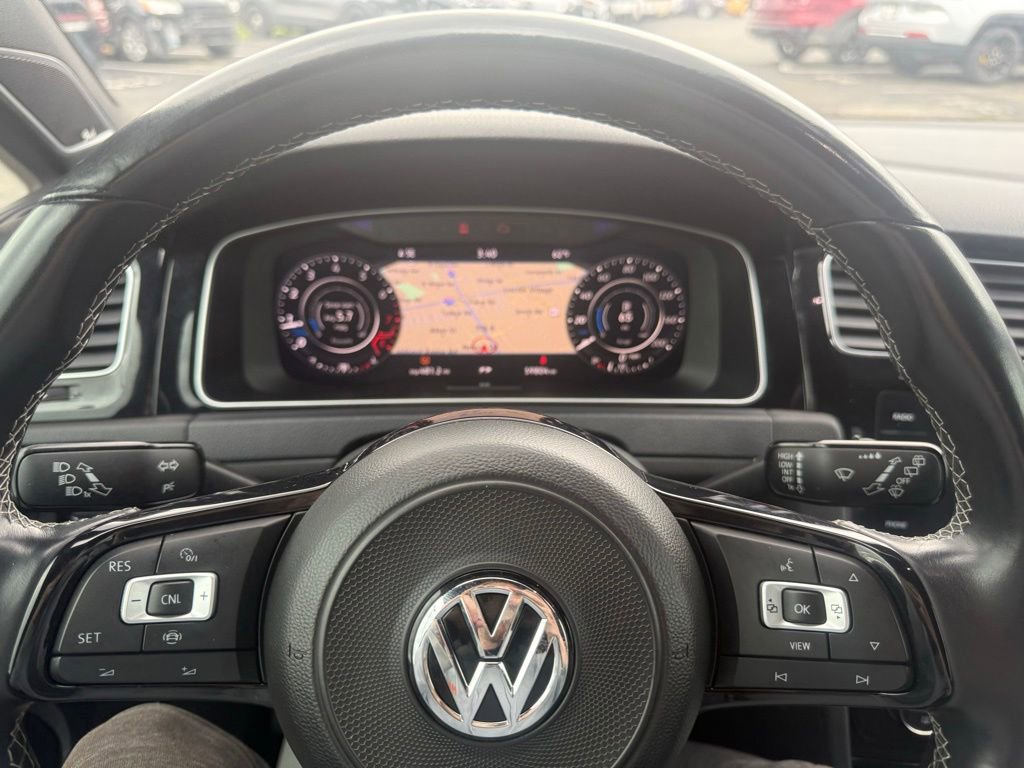 Used 2019 Volkswagen Golf R 4-Door AWD/4WD image 16