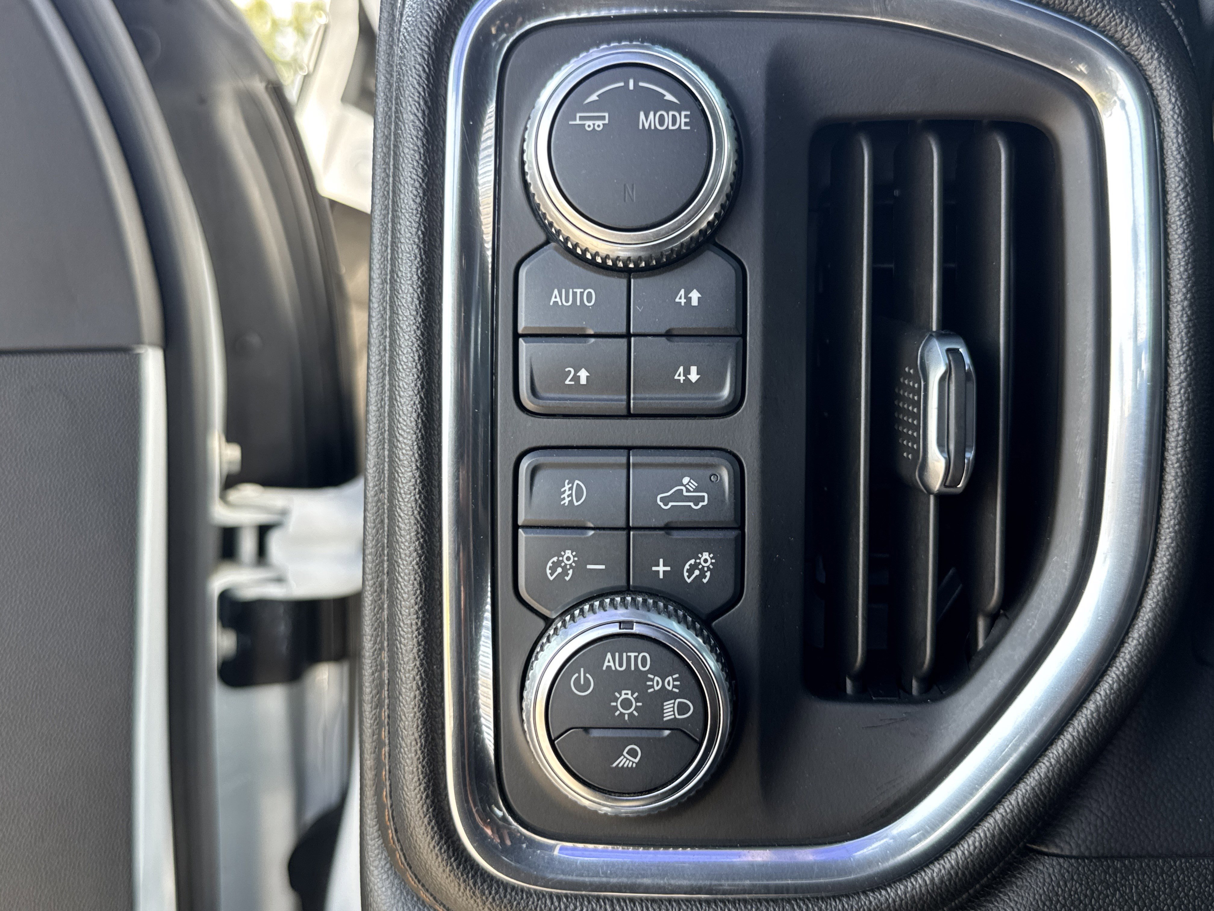 Used 2021 GMC Sierra 2500 AT4 w/ AT4 Premium Plus Package image 19