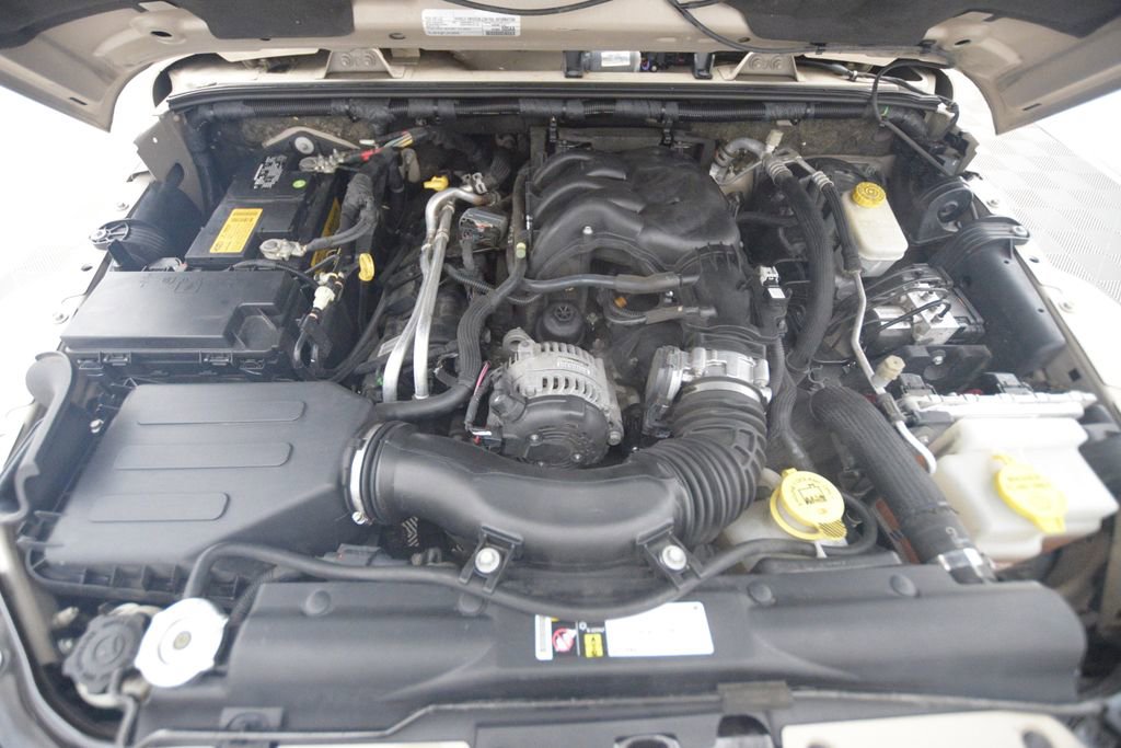 Used 2016 Jeep Wrangler Unlimited Sahara image 20