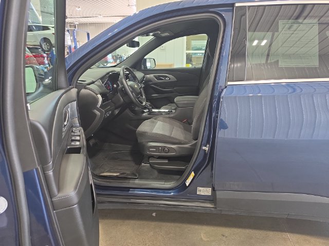 Used 2023 Chevrolet Traverse LT AWD/4WD image 23