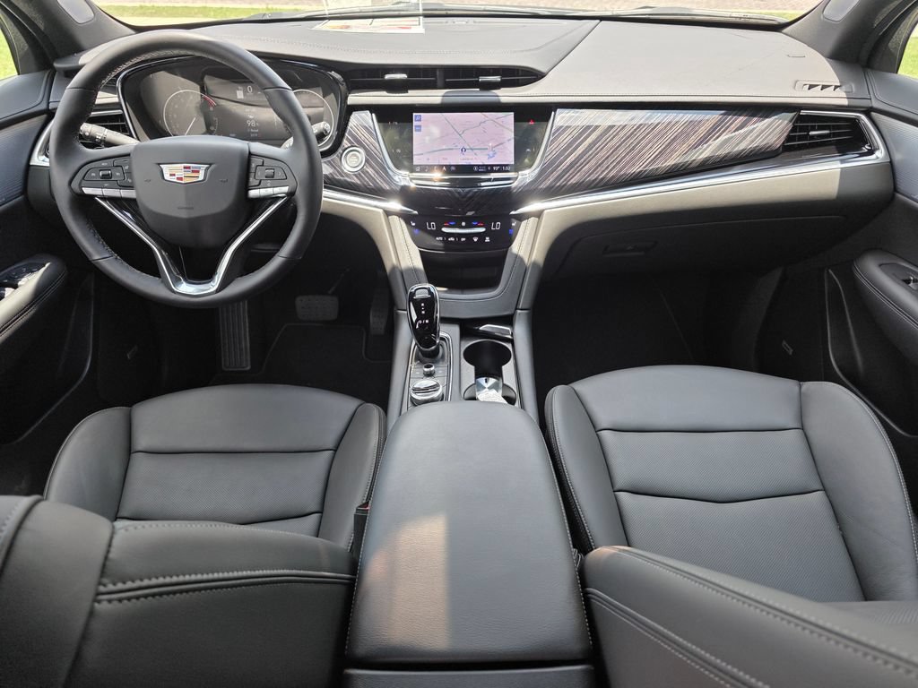 New 2025 Cadillac XT6 Premium Luxury FWD image 10