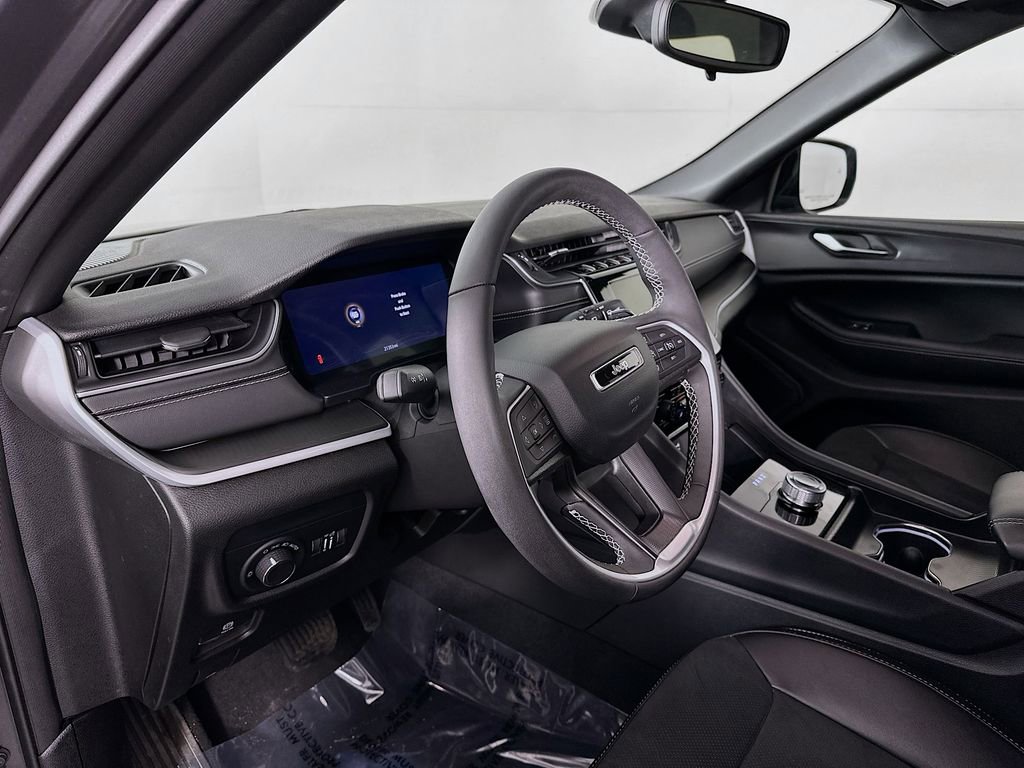 Certified 2024 Jeep Grand Cherokee Altitude image 17